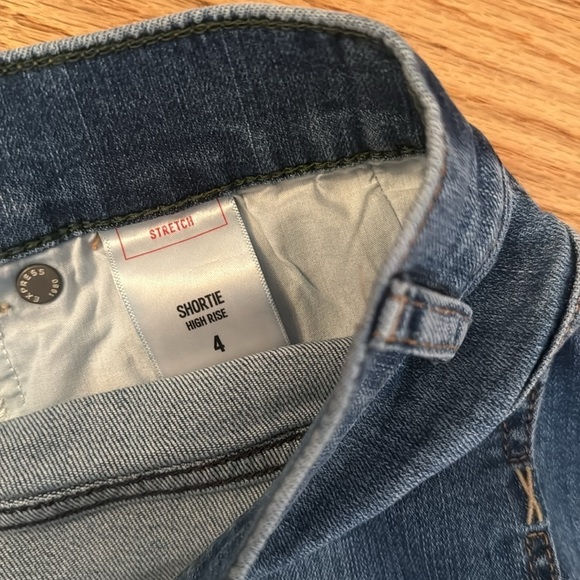 Express Shortie High rise stretch size 4 - Picture 6 of 8